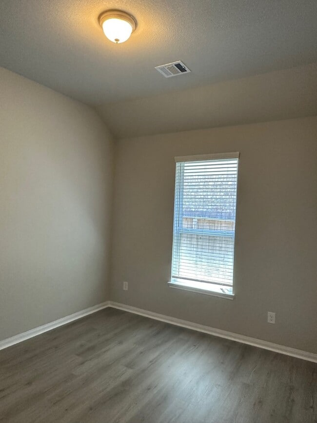 Photo - 7331 Saddle Tree Dr