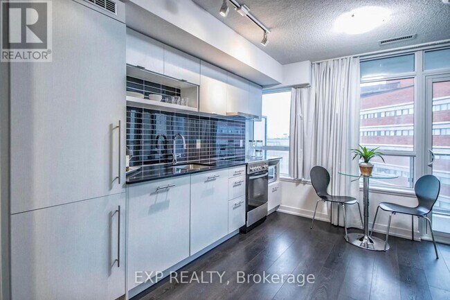 Photo - 365 Church St Unit 904