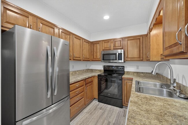 Photo - 1984 Cidermill Ln