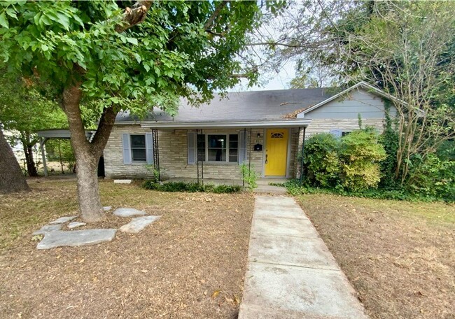 Charming 3 Bedroom 2 Bath in Historic Belt... - Charming 3 Bedroom 2 Bath in Historic Belt... House