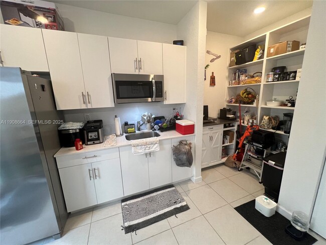 Building Photo - 11751 SW 248th Terrace Unit Side