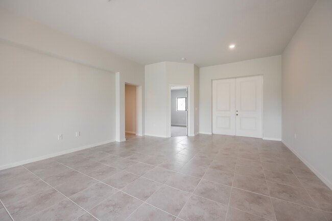 Photo - 2508 26th St SW