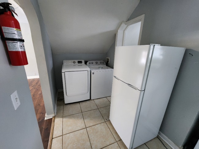 Photo - 1119 Lake St Unidad 2