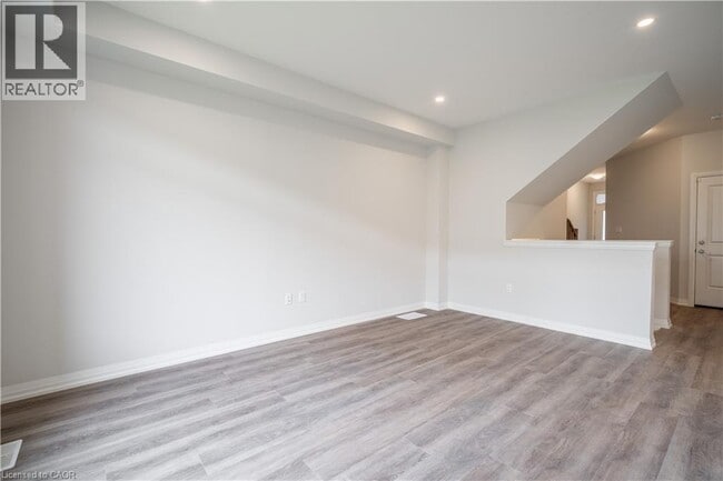 Photo - 4552 Portage Rd