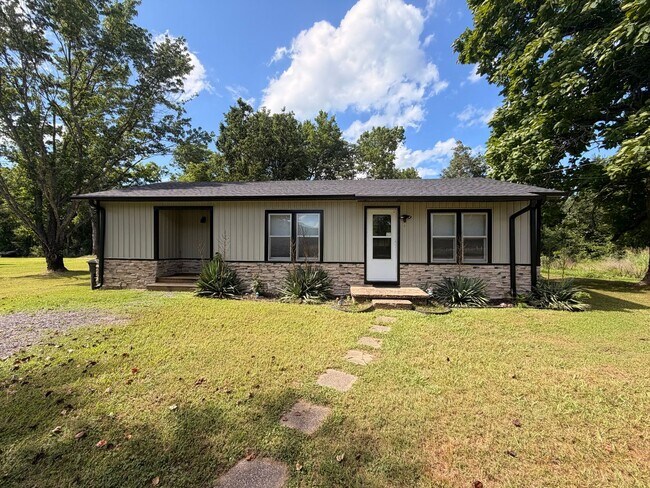 Photo - Charming 3-bedroom, 1-bath home in Dardanelle, AR,