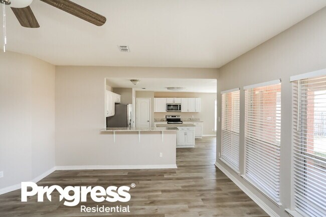 Photo - 6918 Meadow Bend Dr