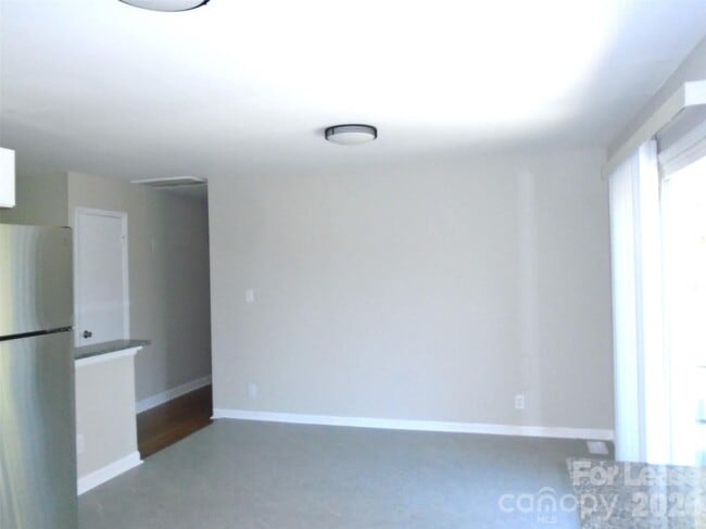 Photo - 1014 Penrose Ln