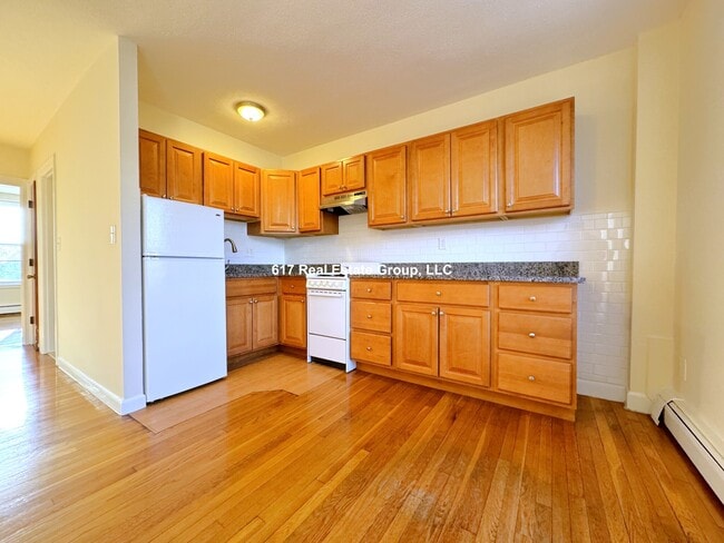 Building Photo - 172 N Beacon St Rental