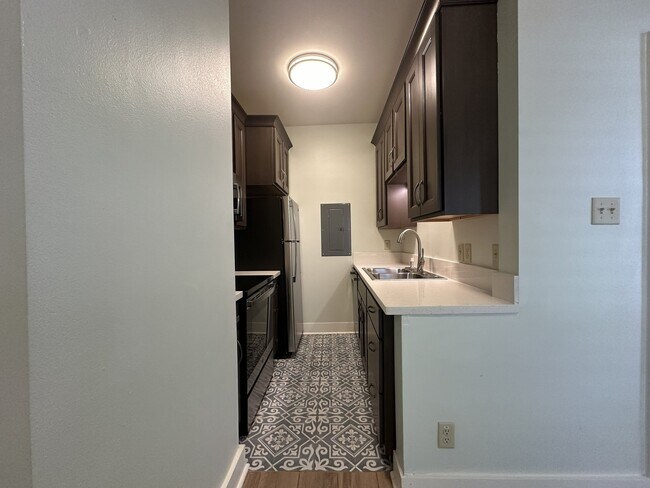 515 E 8th St Unit C