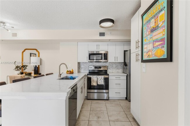 Building Photo - 2640 S University Dr Unit 111