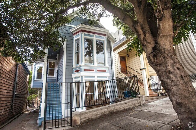 Building Photo - 2715 Sutter St Unit 2715 1/2 Rental