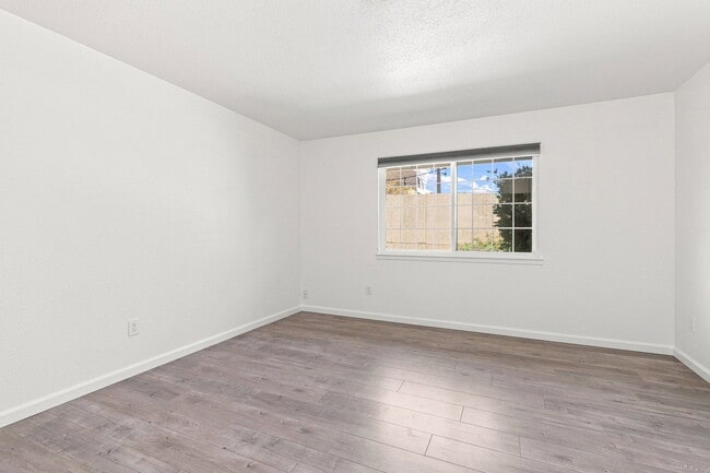 Photo - 6285 Edgewood Way