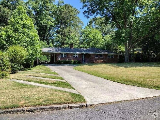 Building Photo - 2790 Glenbriar Dr NE Rental