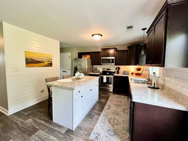 Photo - 108 Wynstone Dr