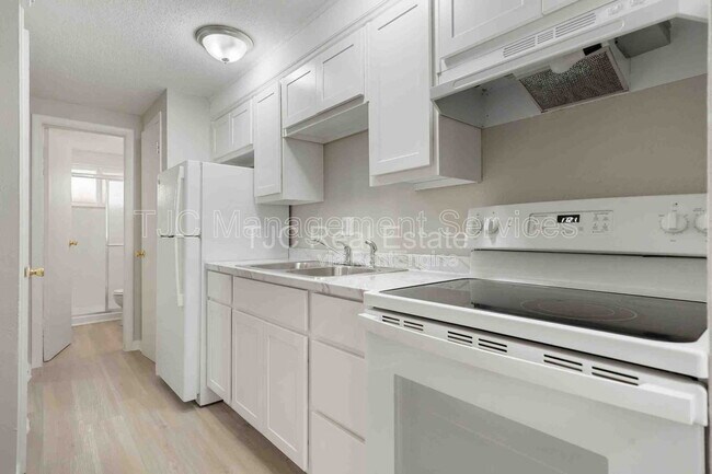 Photo - 1138 Corona St Unidad 103