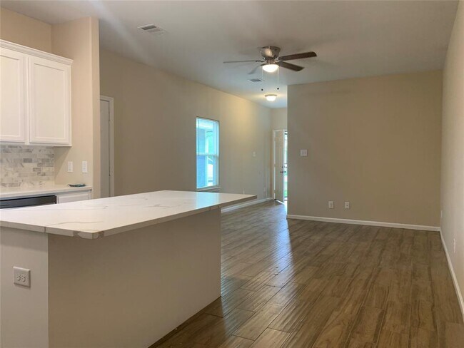 Photo - 9805 Kerr St Unit B