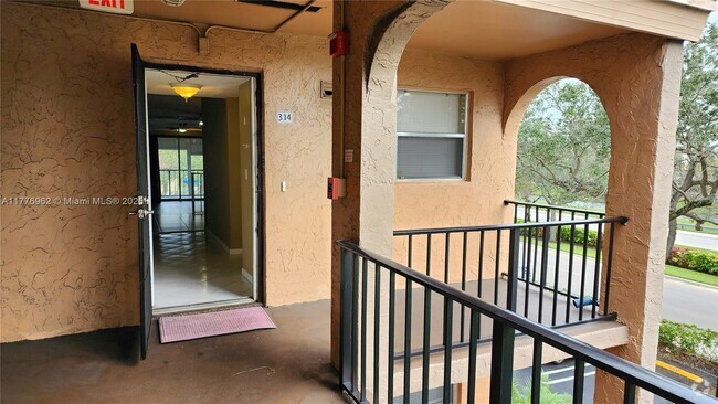 Building Photo - 2700 Coral Springs Dr Rental