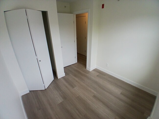 7250 18th Av