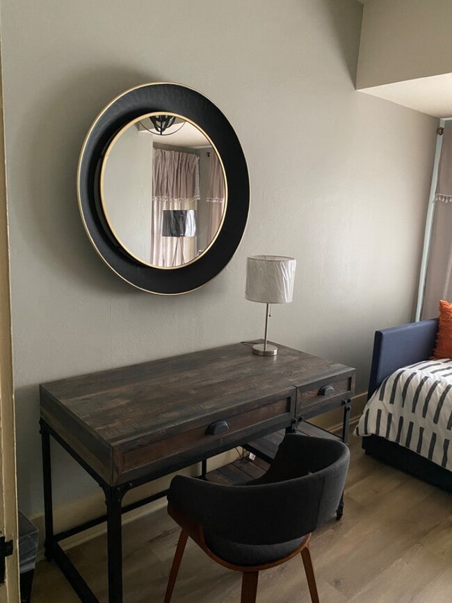 Photo - 322 N New Madrid St