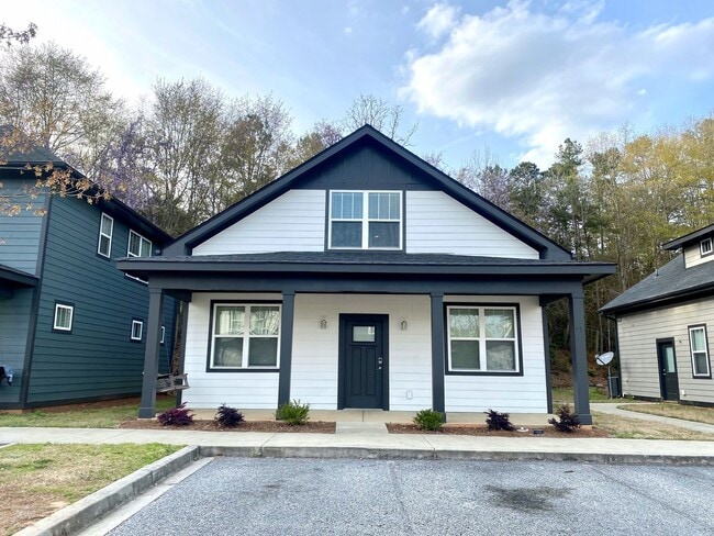 Varsity Club | Student Housing