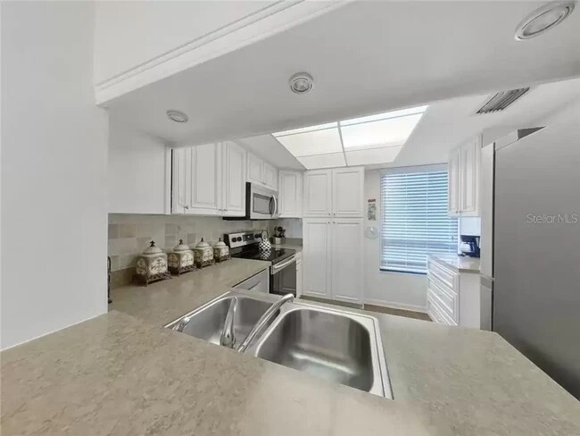 Photo - 2621 Cove Cay Dr Unit 608