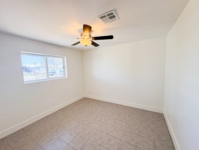 Photo - 458 S Mulberry