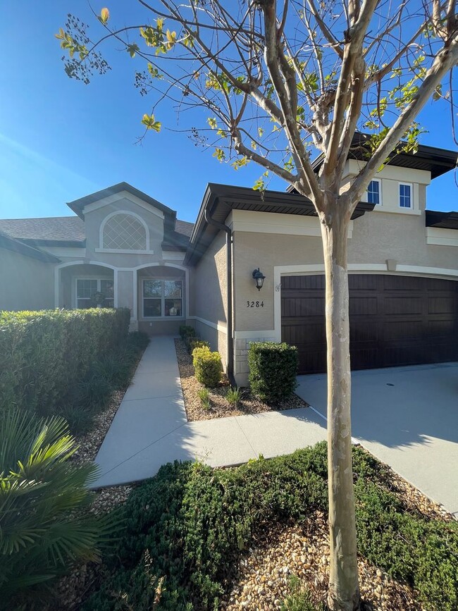 Like new 3 Bed 2 Bath quality home located... - Like new 3 Bed 2 Bath quality home located...