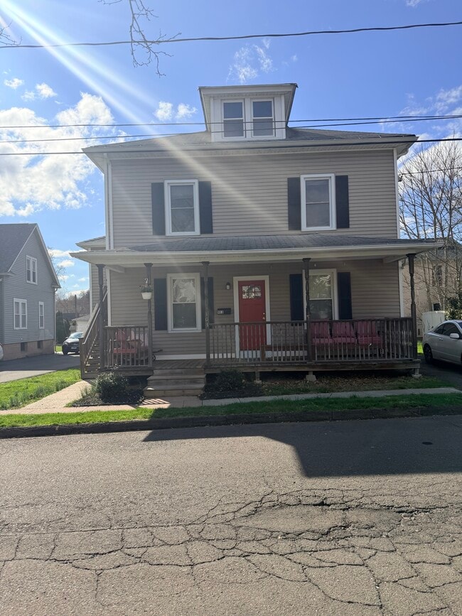 Front of house - 103 Birdsey Ave Unit Birdsey Apartment 2