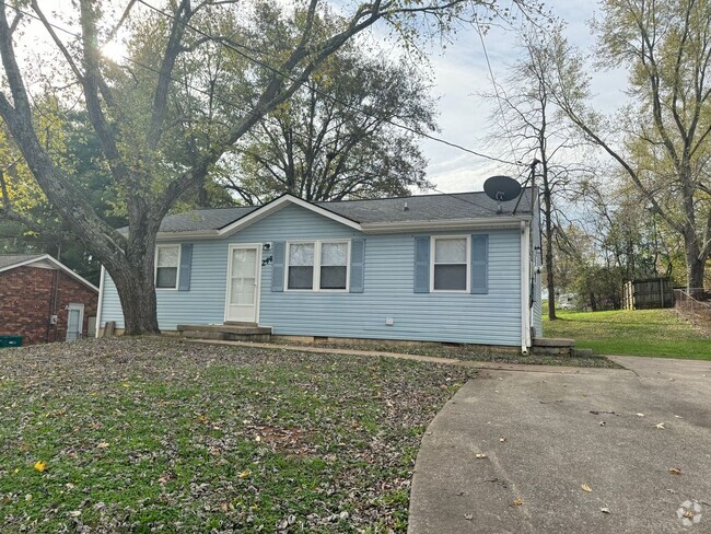 Building Photo - Cute 3 Bed/1 Bath off Cunningham Lane! New... Rental