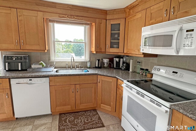 Photo - 30 1/2 Bartlett Ave