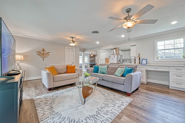 Photo - 10601 Willowgrove Dr