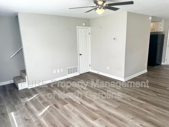 Photo - 916 W 5th Ave