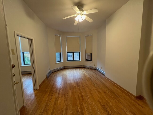 Photo - 452 W St James Pl Unit 2