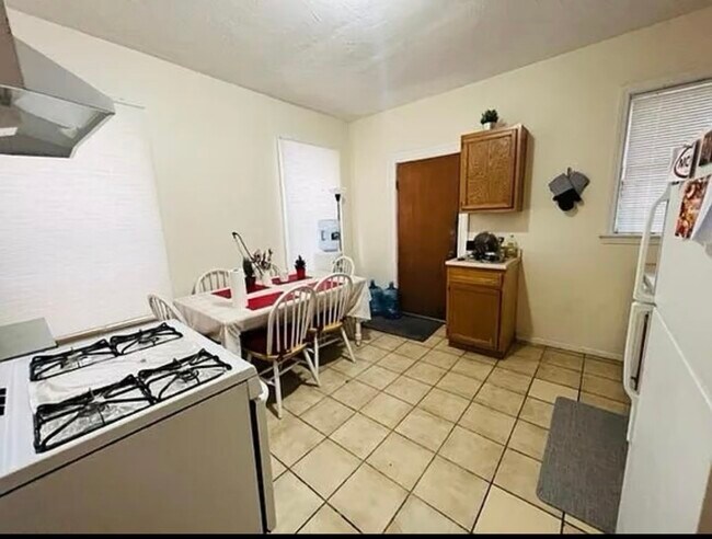Photo - 93A Hillside St Unit 2