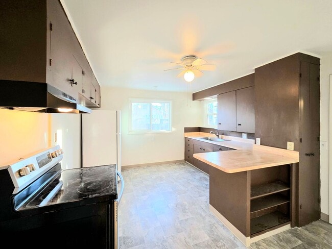 Photo - Large 4 Bedroom + Den, 2 Bath House for Rent in Cashmere!*** ON THE RIVER!!