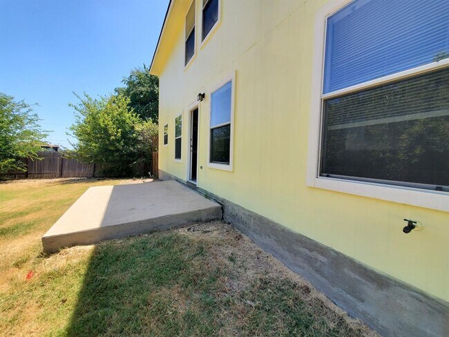 Photo - 1014 Glen Meadow Cove