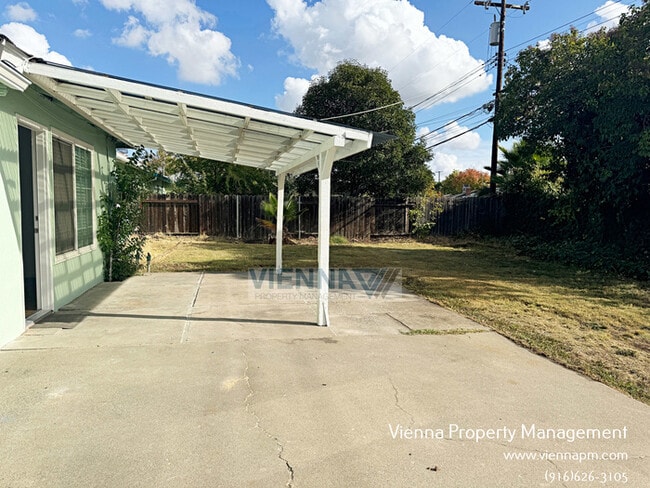 Photo - 1133 Amberwood Rd