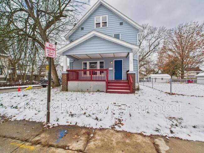 Photo - 594 Columbia Ave