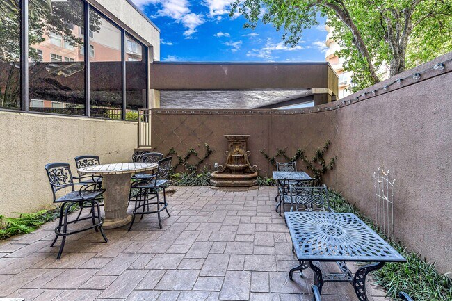 Photo - 3525 Sage Rd Unit 1115