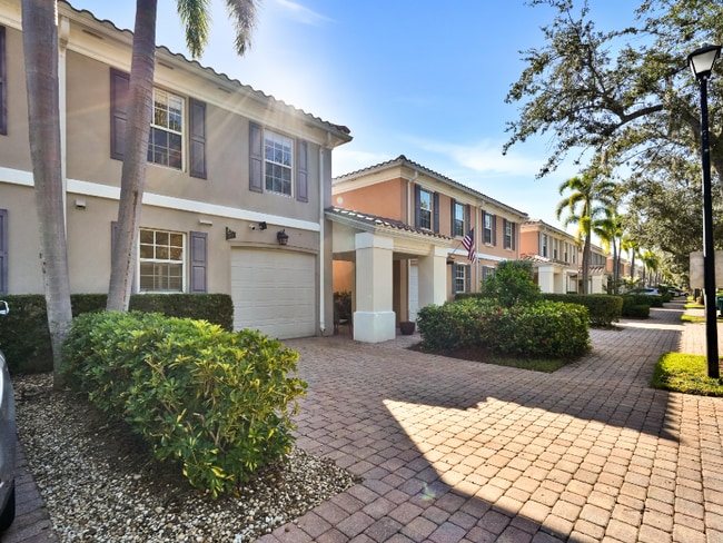 Photo - 5609 Cove Cir