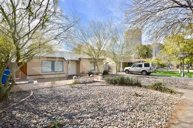 Building Photo - 317 E Catalina Dr Rental