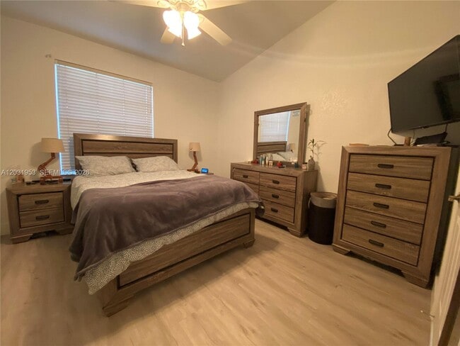 Photo - 711 SW 148th Ave Unit 402