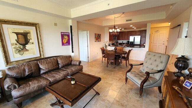 Photo - 121 N Monroe St Unit 1208