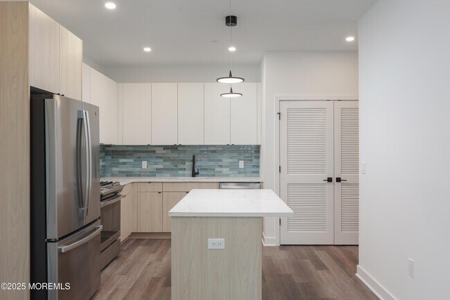 Photo - 6 West End Ct Unit 301