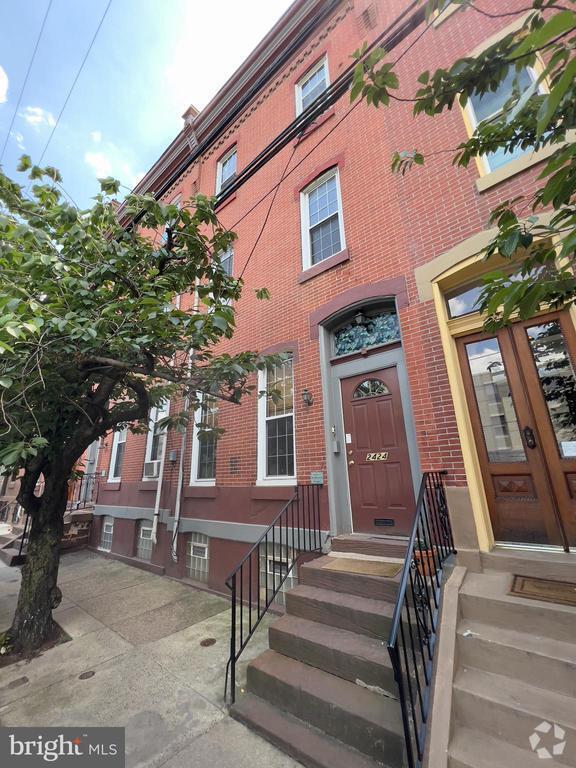 Building Photo - 2424 Poplar St Unit 3 Rental