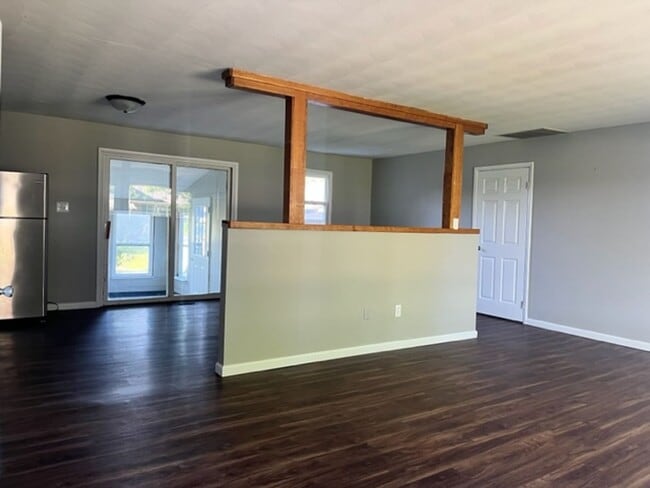 Photo - Beautiful Southside Country Home with Large Yard
