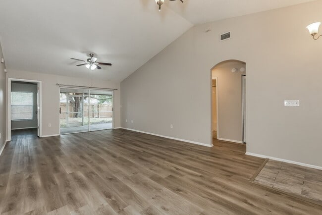 13208 Sharondale Ct