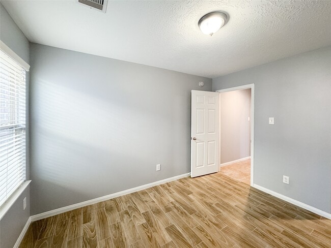 Building Photo - 19214 Garrett Knolls Ln