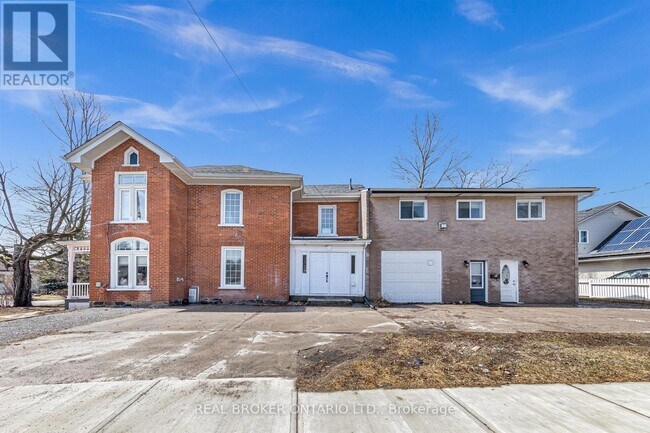 Photo - 52 Victoria Ave