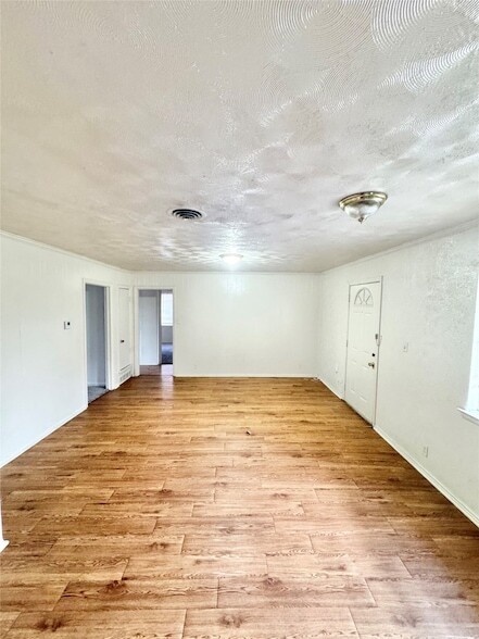 Photo - 6820 Dart Ave